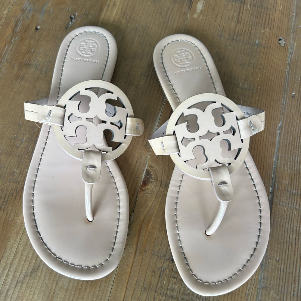 Tory Burch Cream Sandals with Iconic Medallion